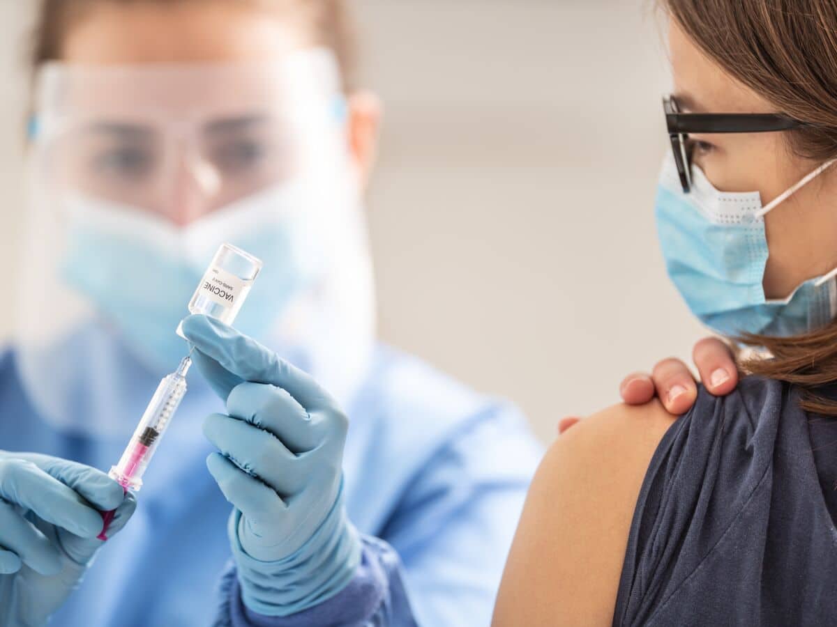Vaccination covid-19 : est-ce que les scientifiques se sont assez penchés sur l'impact sur les règles des femmes !
