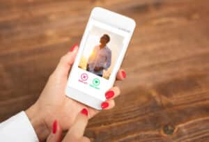 Différentes Plateformes de rencontres sur internet pour les séniors