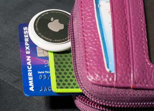 Application Find My est une application iOS préinstallée qui permet aux utilisateurs de suivre la localisation de leurs appareils, ainsi que d'autres appareils Apple tels que les AirPods et les ordinateurs Mac.