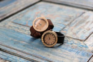 Pourquoi faut-il intégrer une montre en bois dans son style vestimentaire ?