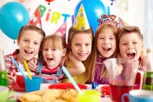 Les kits d’anniversaire : des packs pour réussir les fêtes d’anniversaire