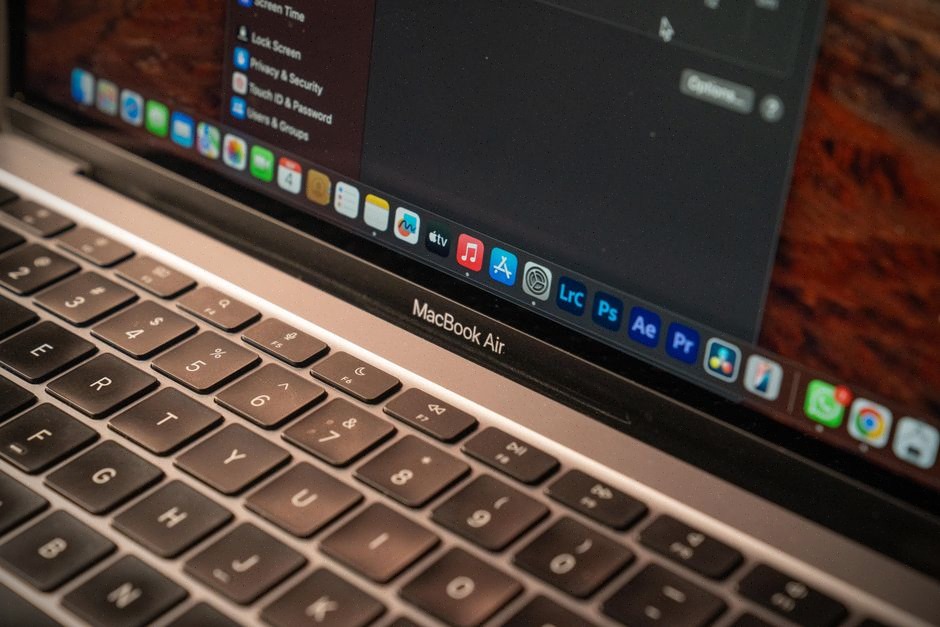 Réglages macOS pour masquer partiellement Siri AI sur ordinateur portable