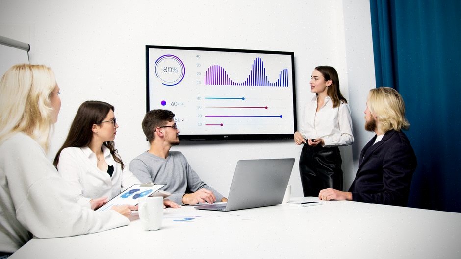 Annonce de matériel IA lors d’un briefing technologique professionnel